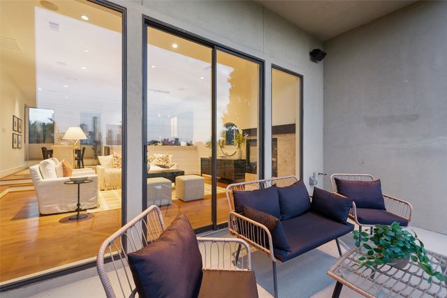 433 Trinity River Circle, Dallas, TX 75203