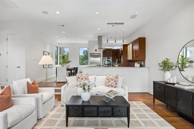 433 Trinity River Circle, Dallas, TX 75203