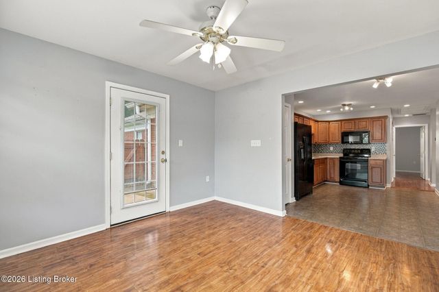7313 Fox Hollow Way, Louisville, KY 40228