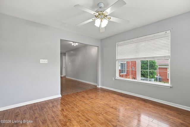 7313 Fox Hollow Way, Louisville, KY 40228
