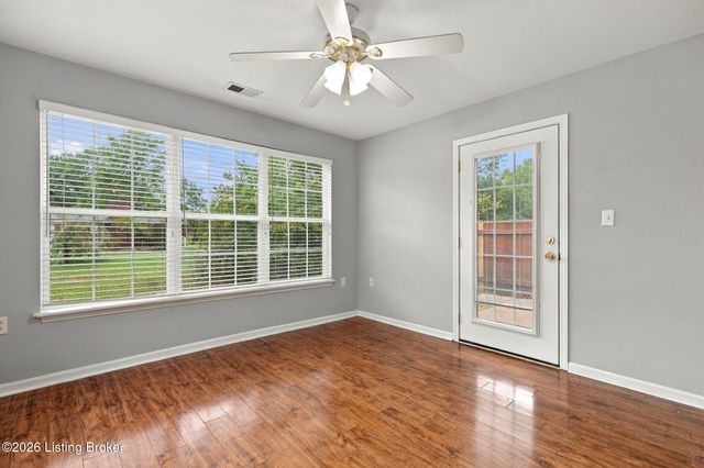 7313 Fox Hollow Way, Louisville, KY 40228