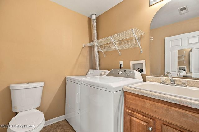 7313 Fox Hollow Way, Louisville, KY 40228