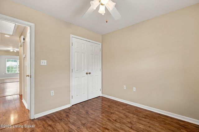 7313 Fox Hollow Way, Louisville, KY 40228