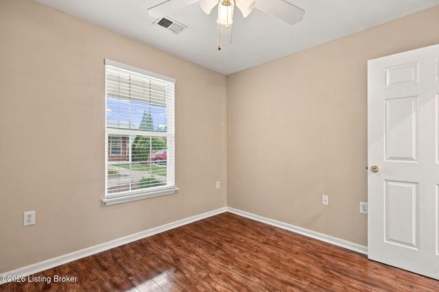 7313 Fox Hollow Way, Louisville, KY 40228