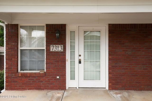 7313 Fox Hollow Way, Louisville, KY 40228
