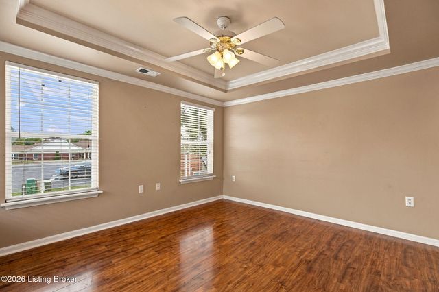 7313 Fox Hollow Way, Louisville, KY 40228