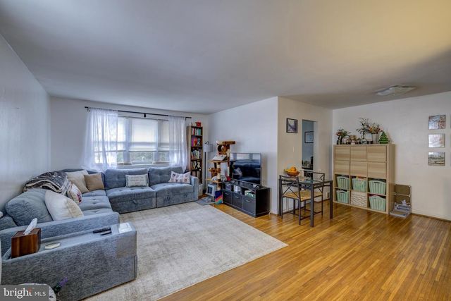 32 WINDSOR RD, Glenside, PA 19038