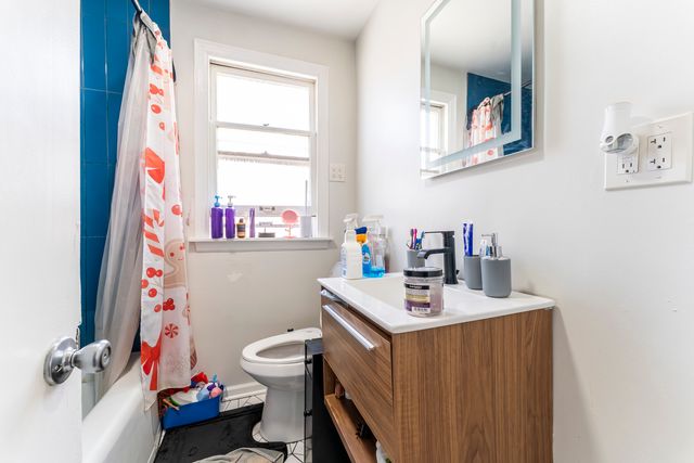 3636 N Osceola Avenue, Chicago, IL 60634