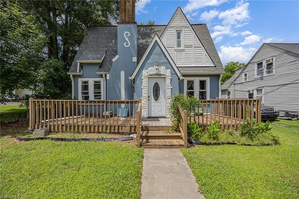 4 Elliott Drive, Thomasville, NC 27360
