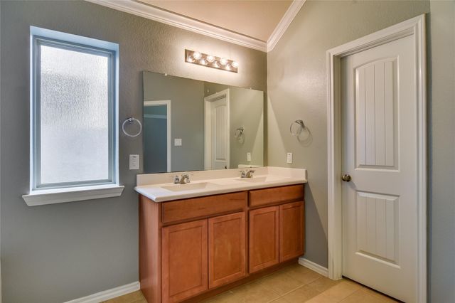 2915 Kainer Meadows Lane, Houston, TX 77047