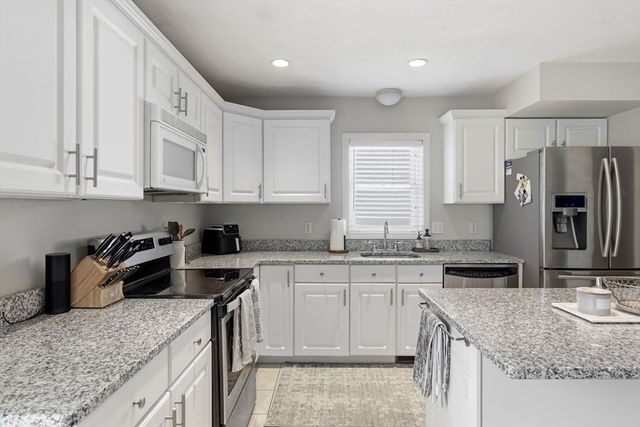 35 Collins Street 88, Danvers, MA 01923