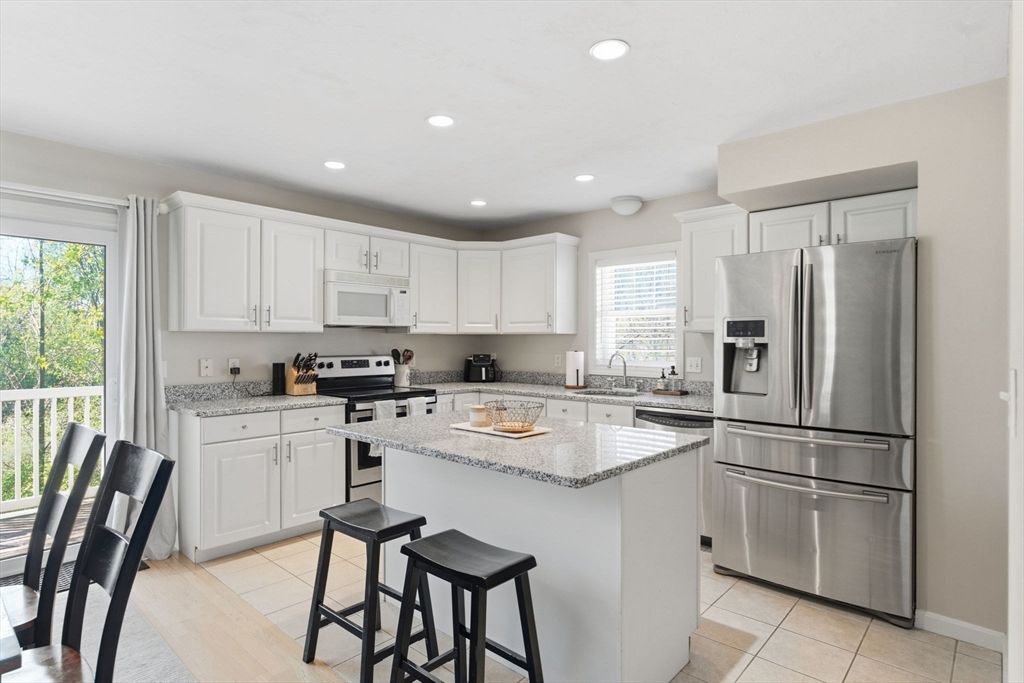 35 Collins Street 88, Danvers, MA 01923