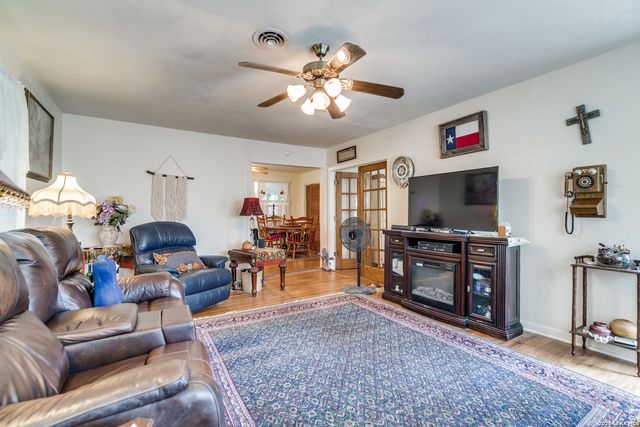 600 Leland, Kerrville, TX 78028