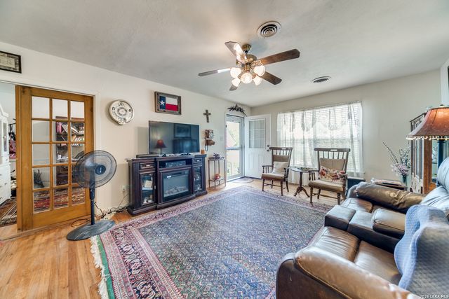 600 Leland, Kerrville, TX 78028