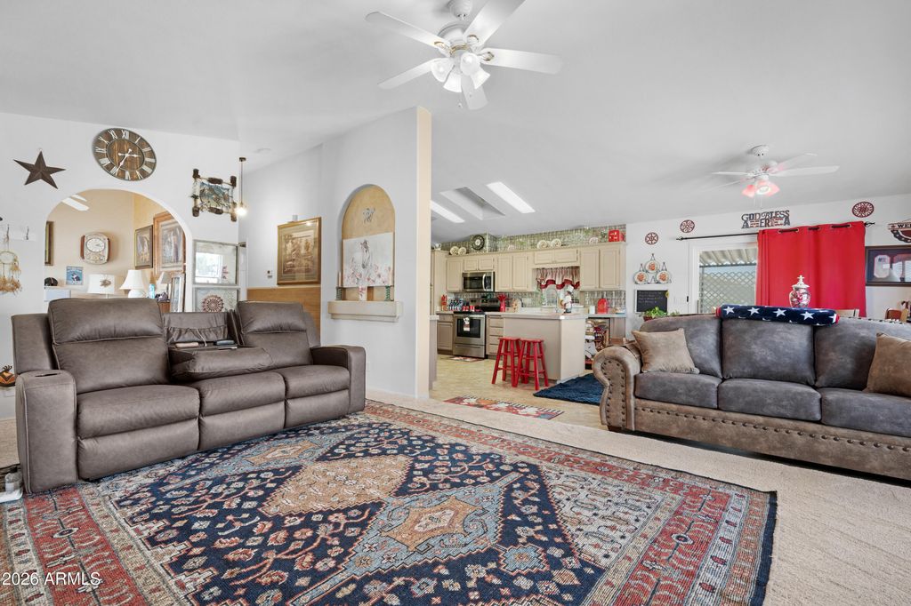 811 E WASHINGTON Street, Florence, AZ 85132 — photo 2