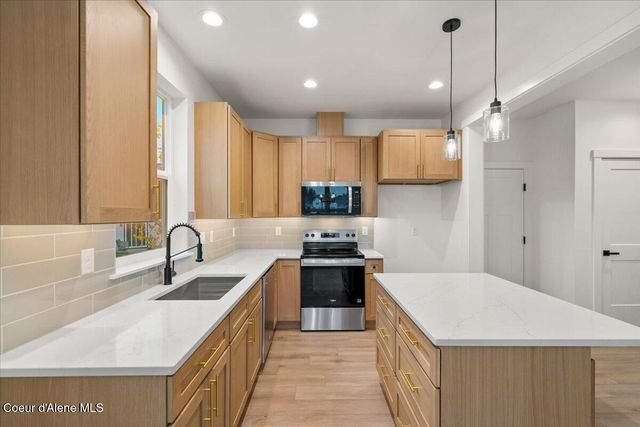 304 E Grosbeak AVE, Hayden, ID 83835