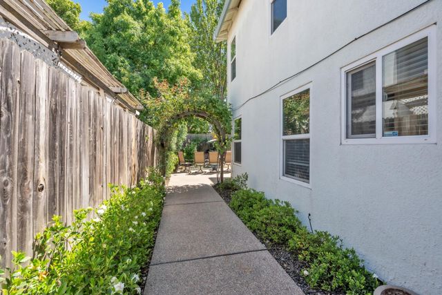 4004 Simi Valley Way, Antelope, CA 95843