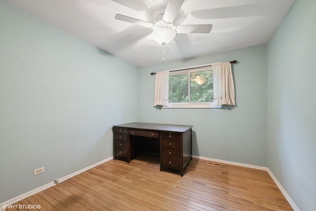 1720 Buena Vista Drive, Wheaton, IL 60189