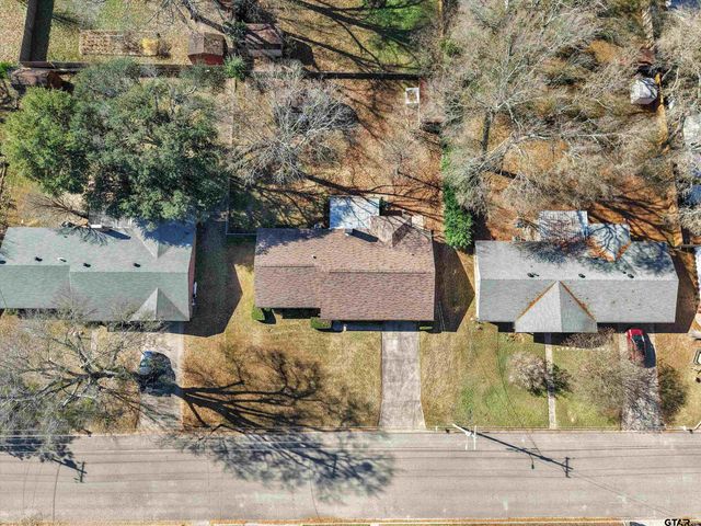 1805 Buckner, Longview, TX 75604