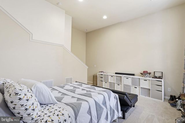 9052 ISABEL LN, Manassas Park, VA 20111