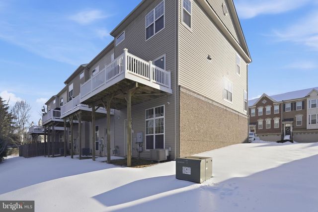 9052 ISABEL LN, Manassas Park, VA 20111