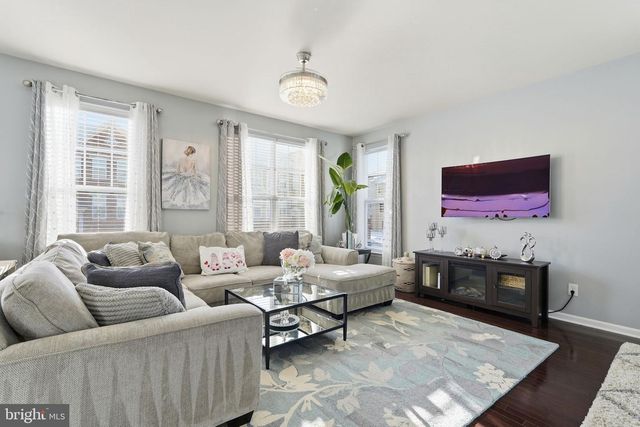 9052 ISABEL LN, Manassas Park, VA 20111