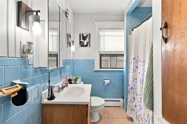904 Newport Avenue, Pawtucket, RI 02861
