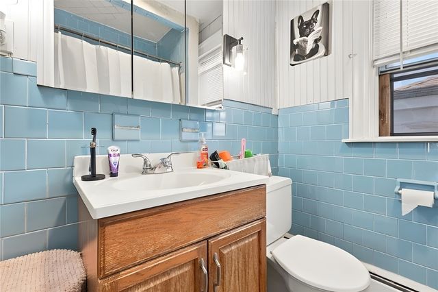 904 Newport Avenue, Pawtucket, RI 02861