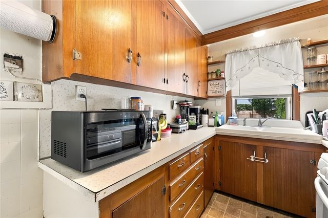 904 Newport Avenue, Pawtucket, RI 02861