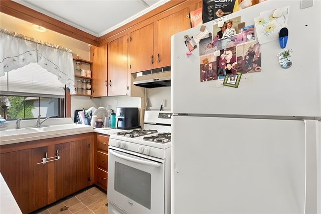 904 Newport Avenue, Pawtucket, RI 02861
