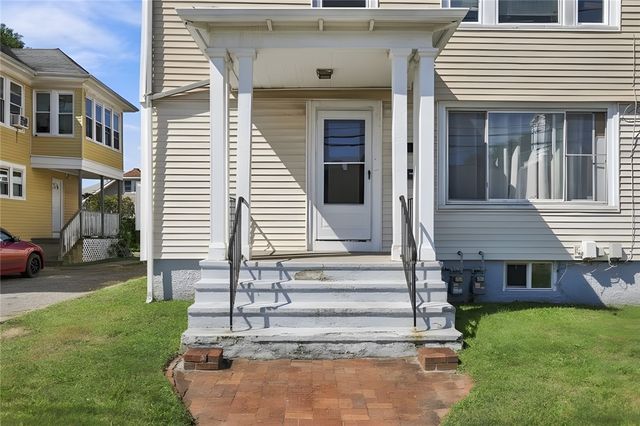 904 Newport Avenue, Pawtucket, RI 02861