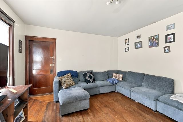 904 Newport Avenue, Pawtucket, RI 02861