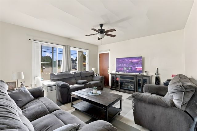 904 Newport Avenue, Pawtucket, RI 02861