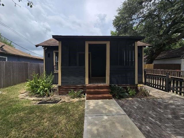 2119 Carolina Street, Baytown, TX 77520