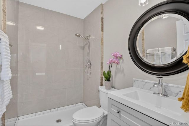 6870 S Broadway, Centennial, CO 80122
