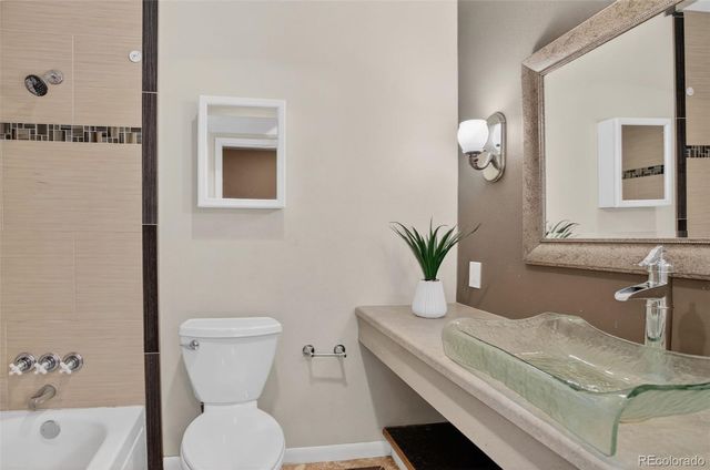 6870 S Broadway, Centennial, CO 80122