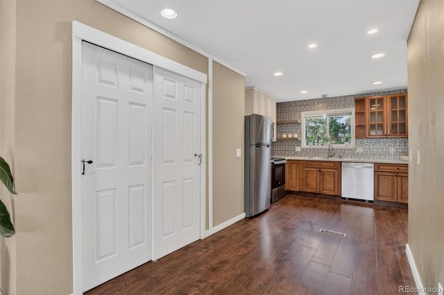 6870 S Broadway, Centennial, CO 80122