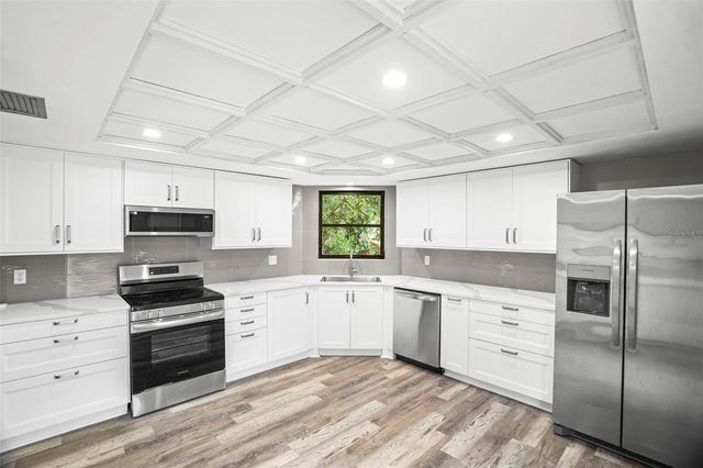 210 EDGEWOOD AVENUE, Clearwater, FL 33755