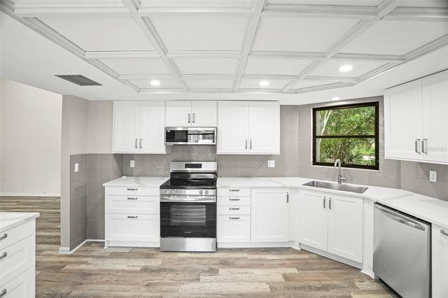 210 EDGEWOOD AVENUE, Clearwater, FL 33755