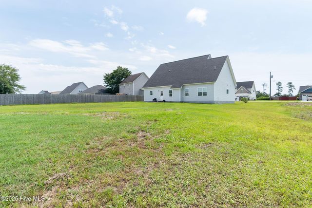 103 Easton Drive, Richlands, NC 28574