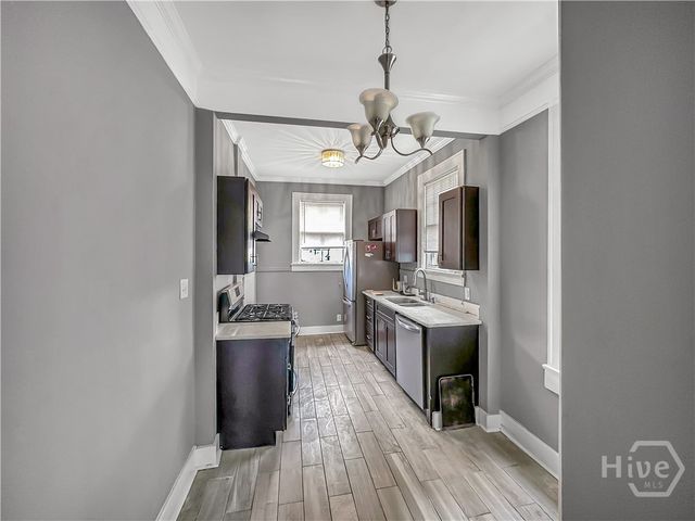 607 E 37th Street, Savannah, GA 31401