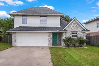 911 Gardenia Street, College Station, TX 77845