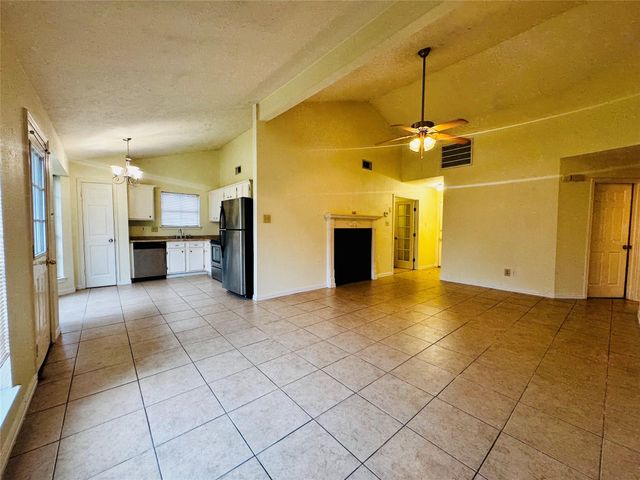 17118 Amber Ridge Drive, Sugar Land, TX 77498