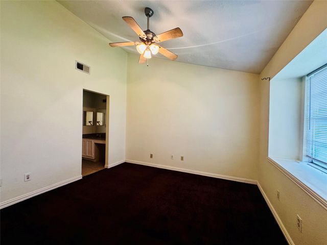 17118 Amber Ridge Drive, Sugar Land, TX 77498