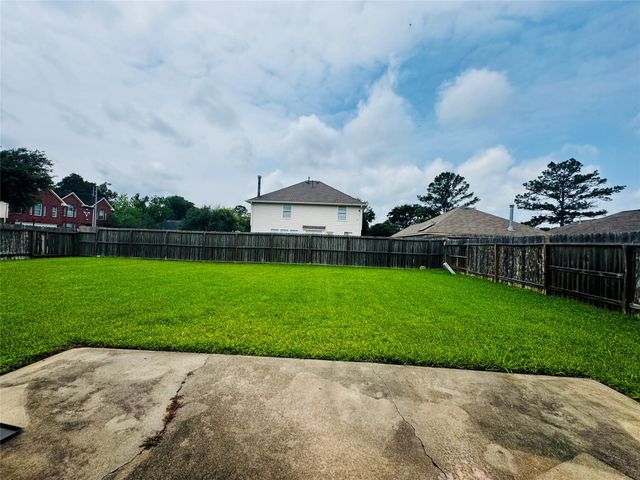 17118 Amber Ridge Drive, Sugar Land, TX 77498