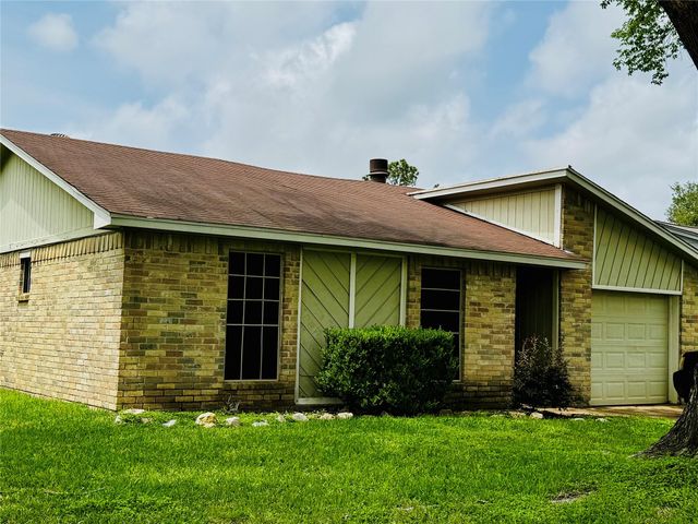 17118 Amber Ridge Drive, Sugar Land, TX 77498