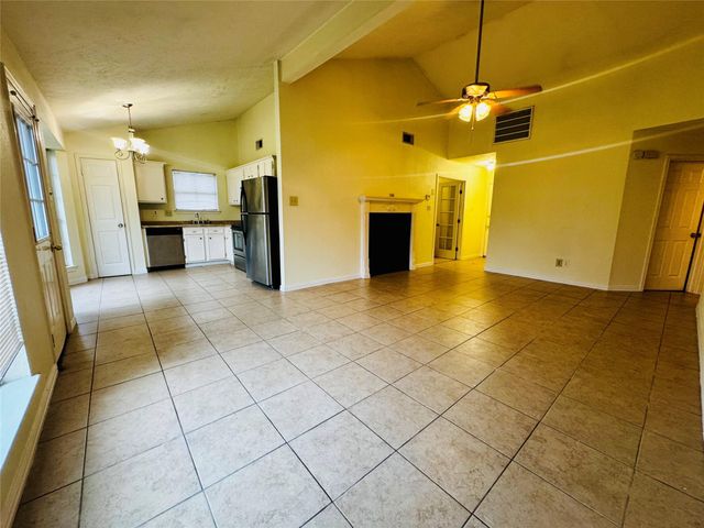 17118 Amber Ridge Drive, Sugar Land, TX 77498