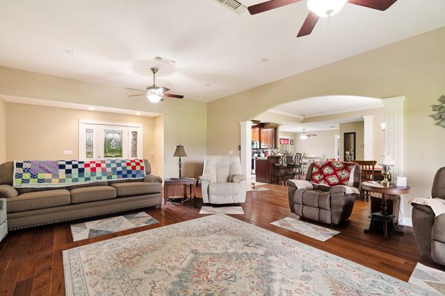4141 Farm Road 2820, Sumner, TX 75486