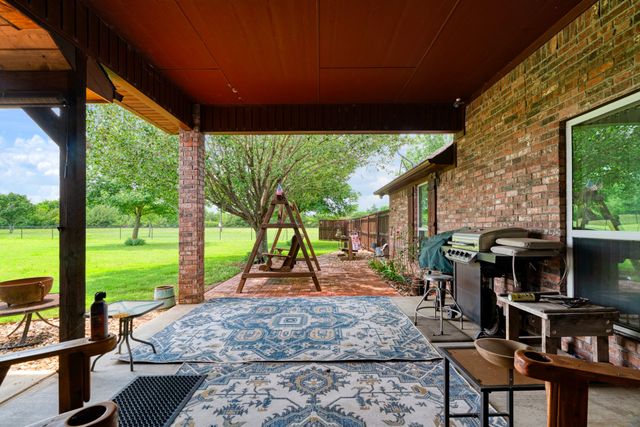 4141 Farm Road 2820, Sumner, TX 75486