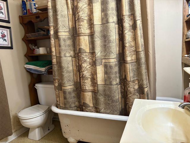 617 Commercial AVE, Clifton Forge, VA 24422